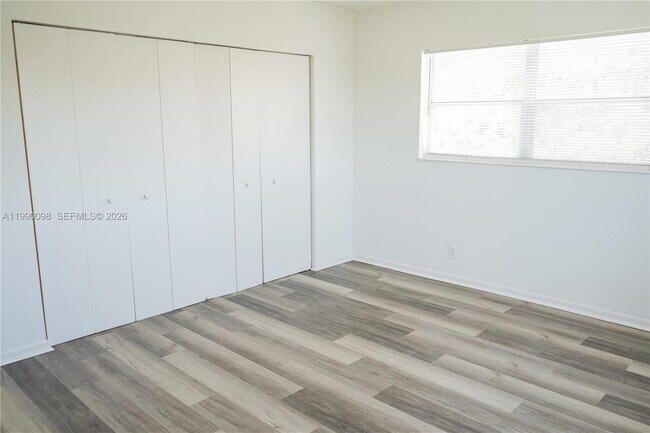 Building Photo - 2008 Jackson St