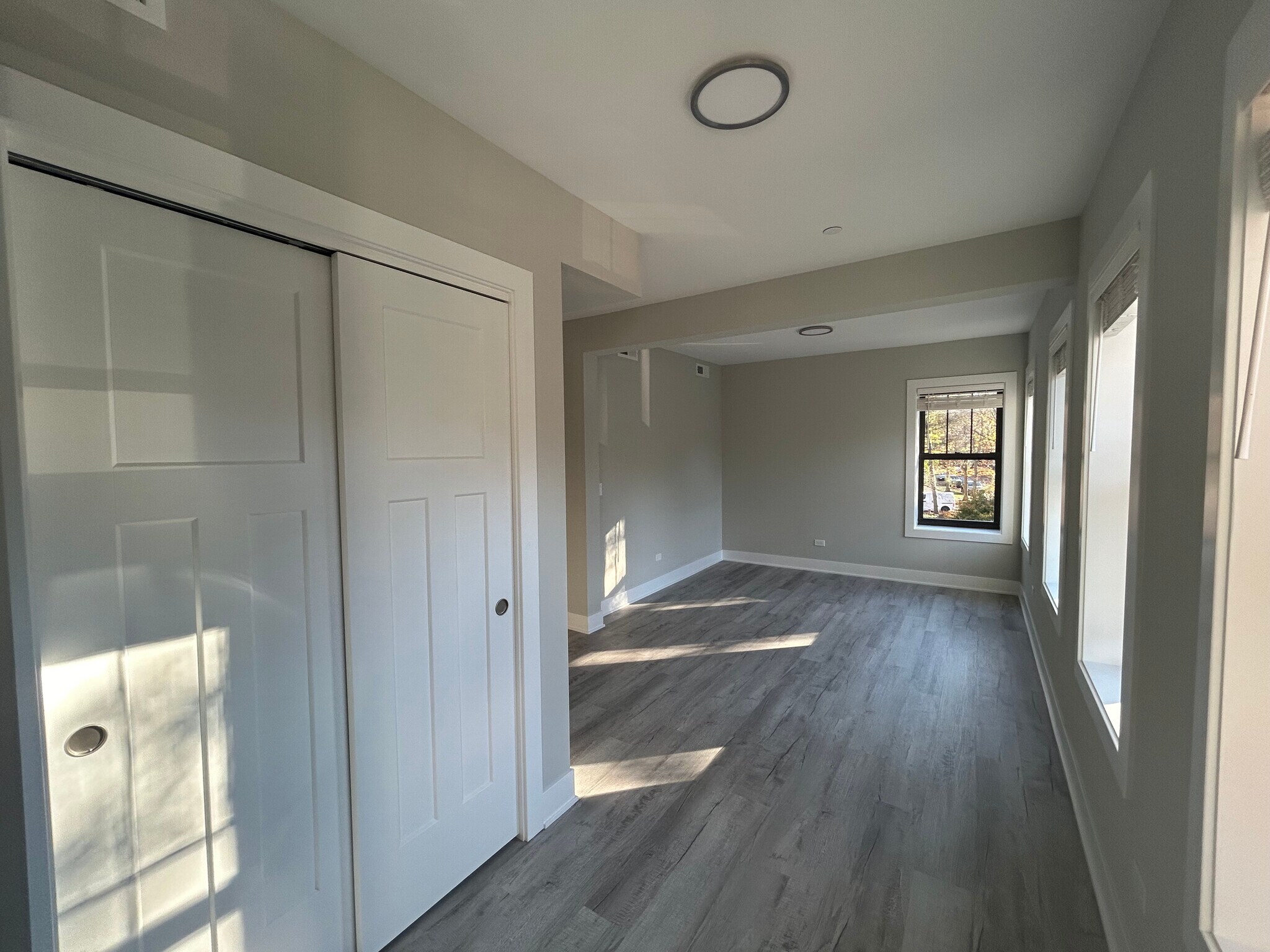 Building Photo - 1131 Oak Ave