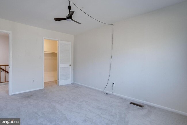 Building Photo - 7900 San Leandro Pl