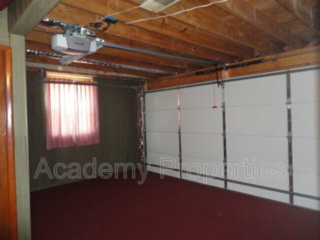 Building Photo - 1417 Pennel Dr