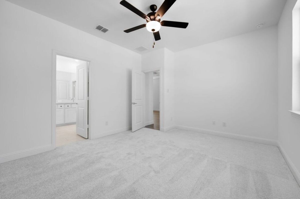 Building Photo - 1108 Broomsedge Mews