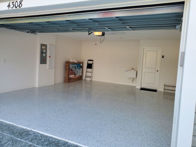 Building Photo - 4308 Cameo circle