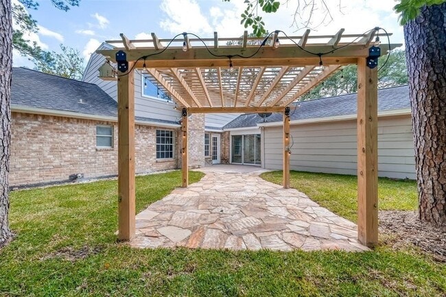 Building Photo - 3918 Stillview Dr