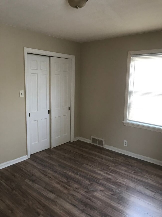Building Photo - 4 Bedroom South Euclid House for Rent