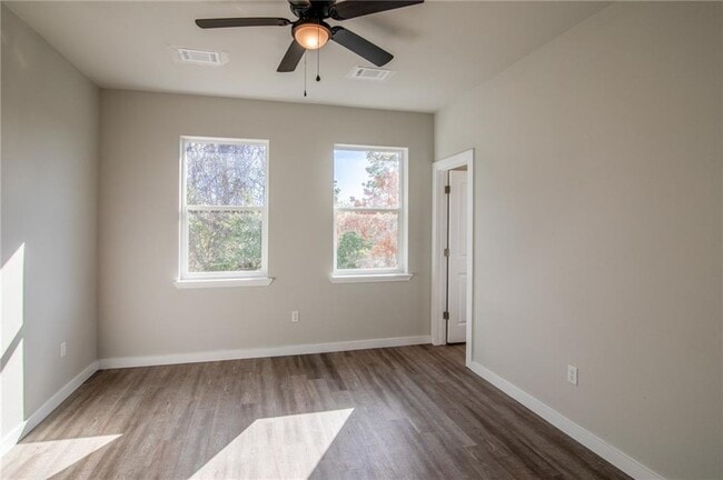 Building Photo - 906 Quartz Ct