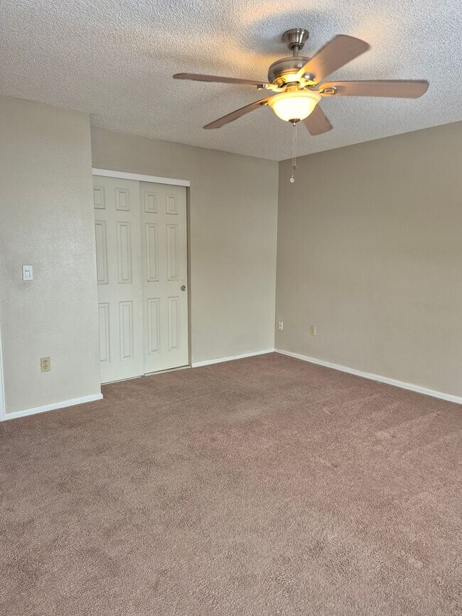 Building Photo - Charming home with garage & big back yard| Morrison, CO