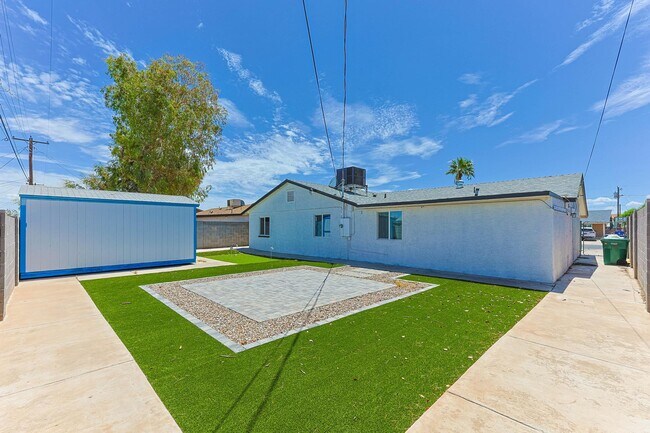 Building Photo - 1510 W 7th Dr