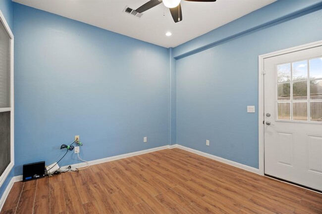 Building Photo - 2903 Flower Creek Ln