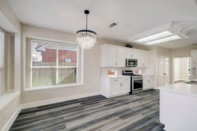 Building Photo - 4615 Russett Ln