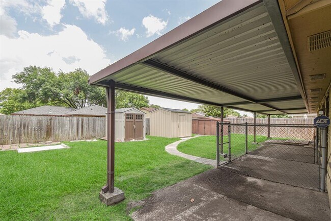 Building Photo - 3803 Lochmire Ln