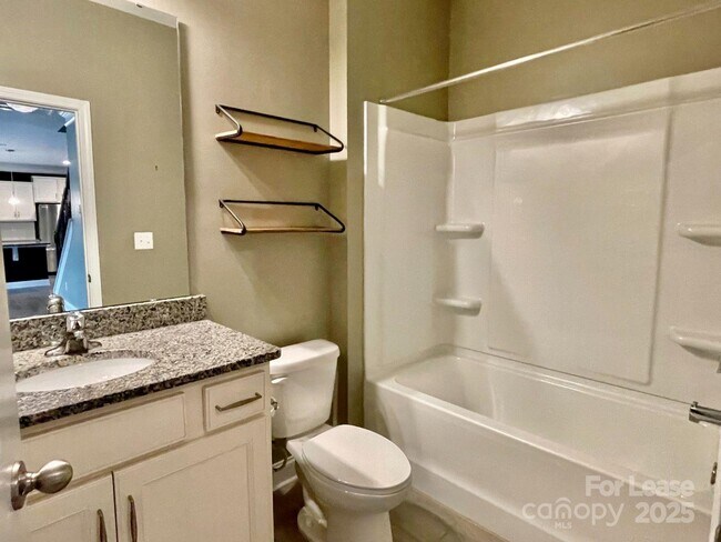 Building Photo - 3044 Spinner Ct