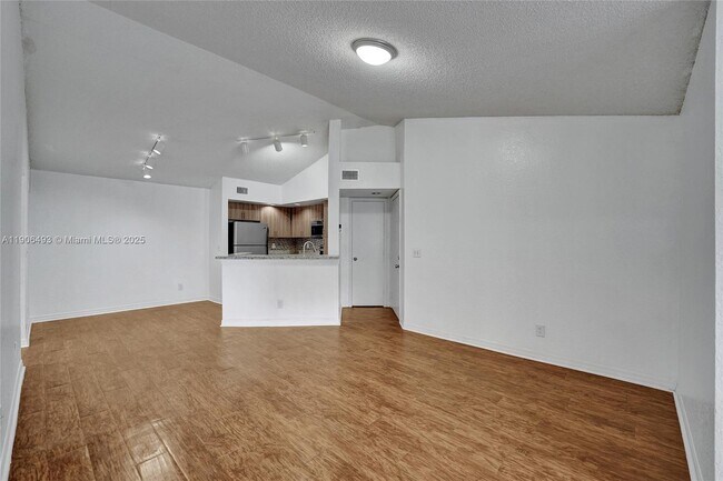 Building Photo - 417 Vista Isles Dr