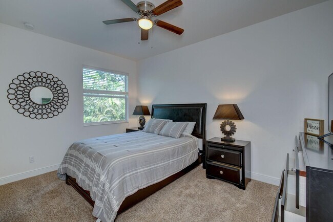 Building Photo - 495 NE Abaca Way