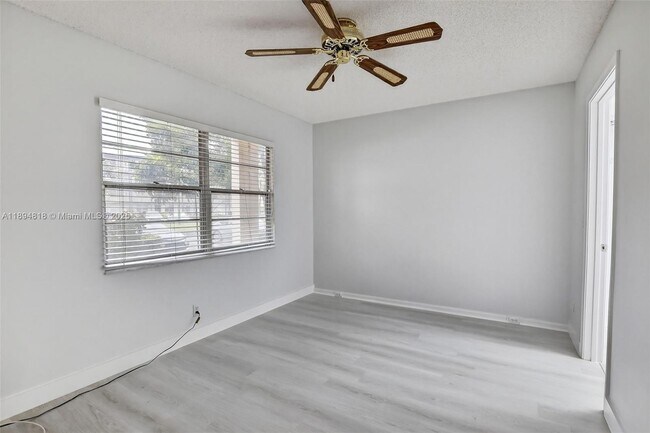 Building Photo - 701 SW 128th Ave