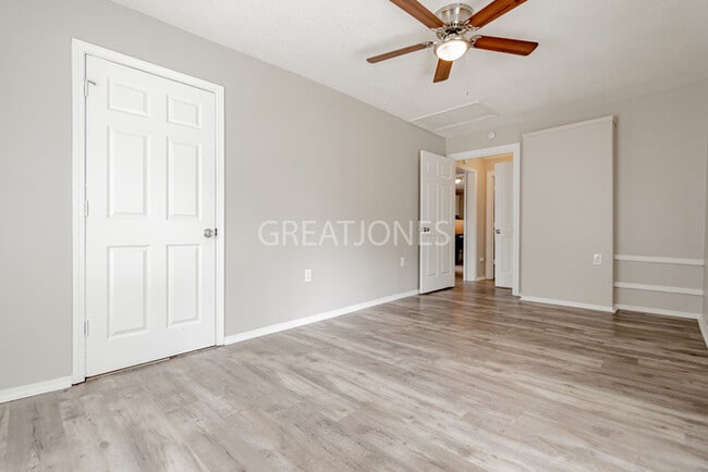 Building Photo - REDUCED!