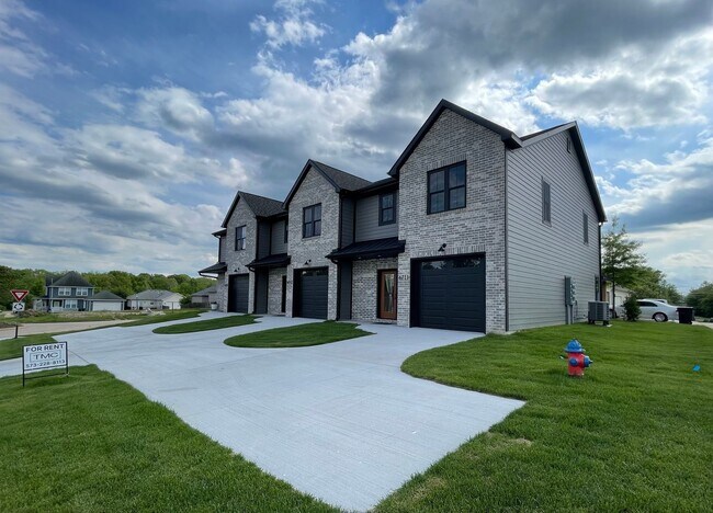 Building Photo - 6711-6715 New Town Ave.