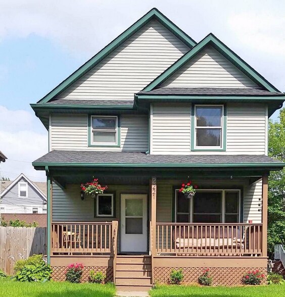 Primary Photo - 2221 Polk St NE