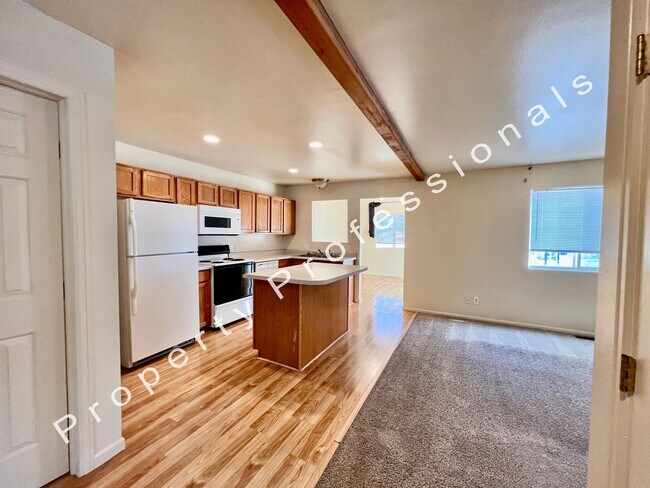Building Photo - Townhouse in Silt for Rent