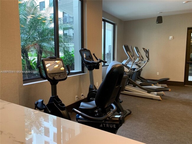 Building Photo - 301 Altara Ave