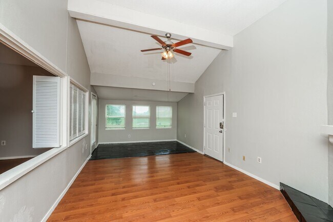 Building Photo - Trinity Meadows 1216