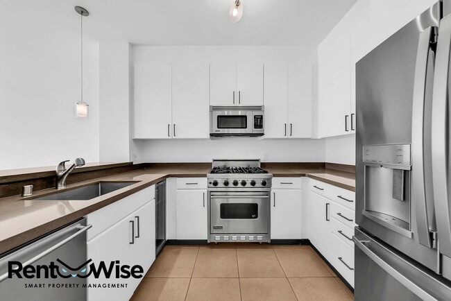 Building Photo - 1776 Sacramento St