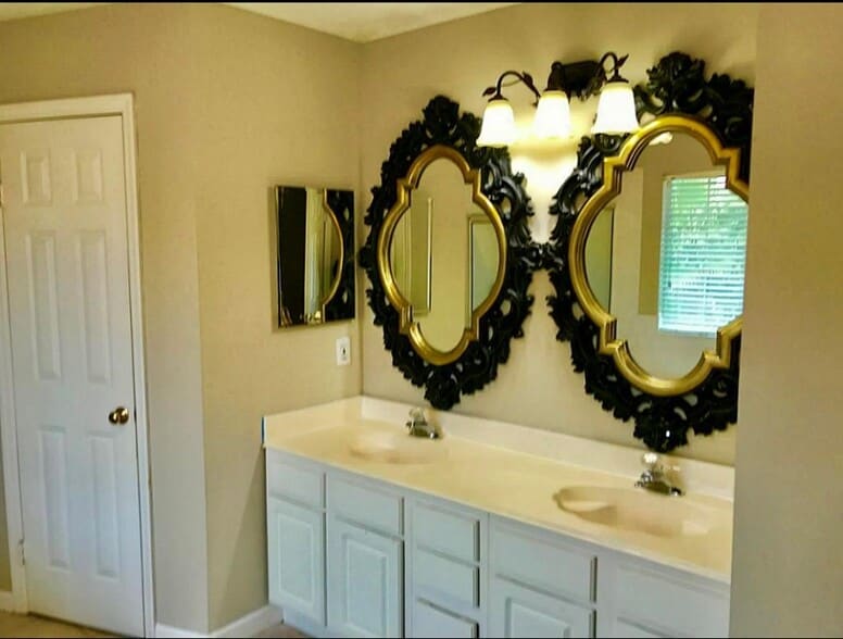 His and Her Sinks - 17414 Ivy Brook Ct