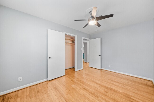 Building Photo - 6031 Moonmist Dr