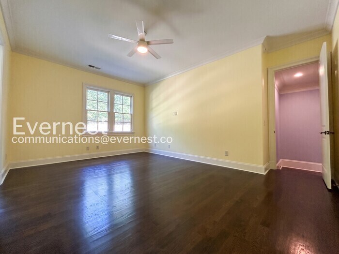 Building Photo - 5021 Heatherwood Ct