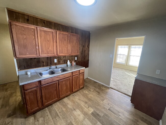 Kitchen - 1001 Farley St