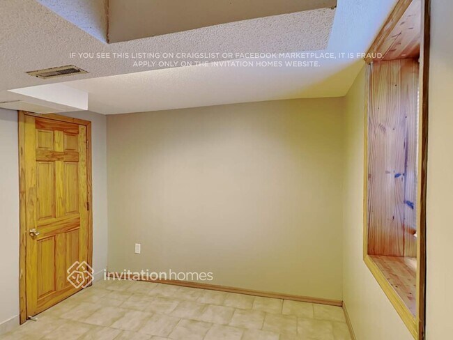 Building Photo - 6616 5th Ave S