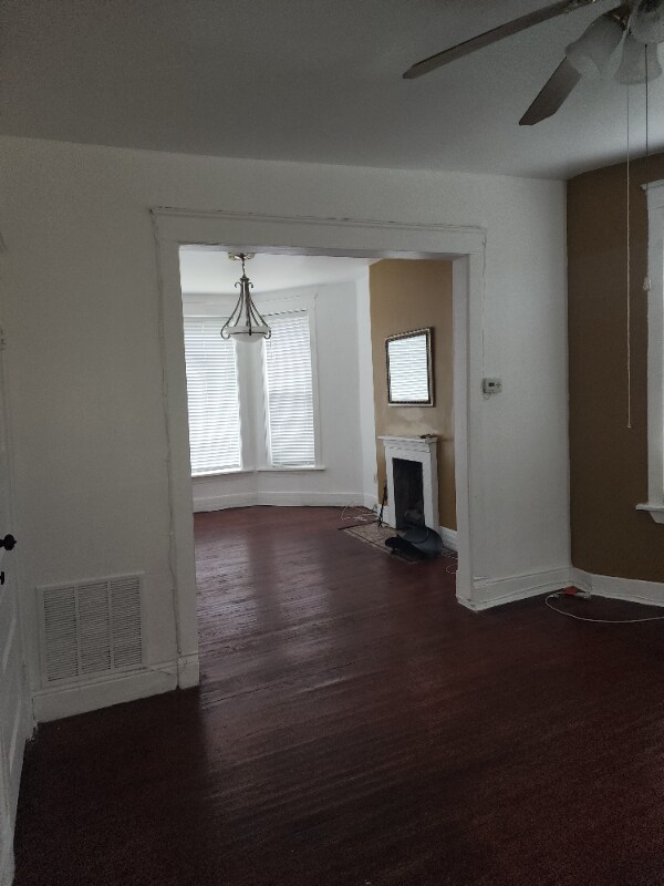 Building Photo - 6352 S Rhodes Ave