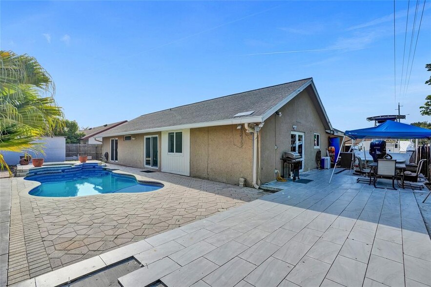 Building Photo - 8200 NW 52nd Ct