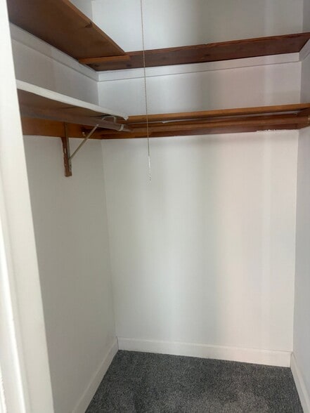 Building Photo - 2424 E Webster Pl