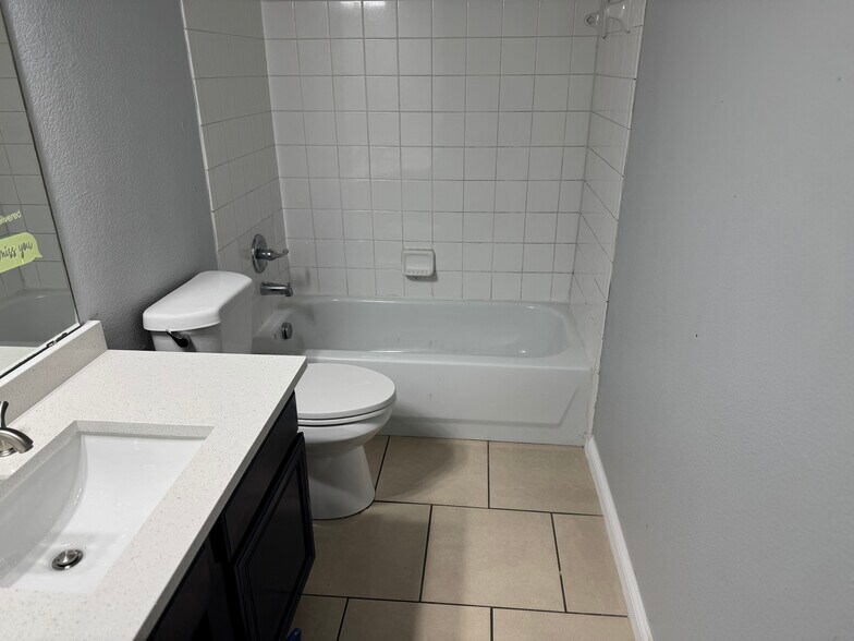 Building Photo - 2064 Pecan Creek Dr