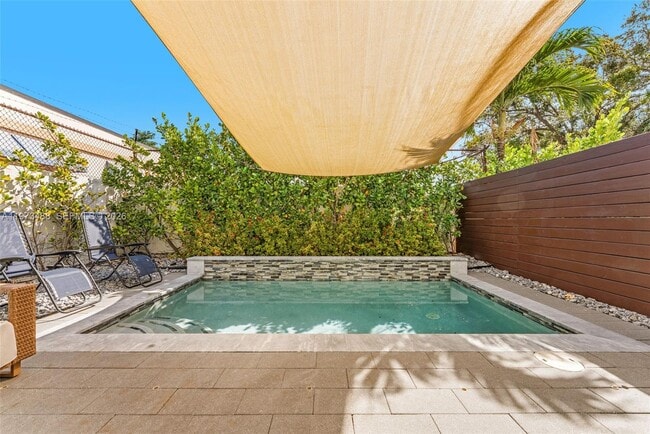 Building Photo - 3055 Carter St