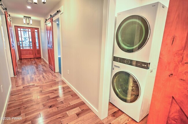 Building Photo - 628 Hudson St