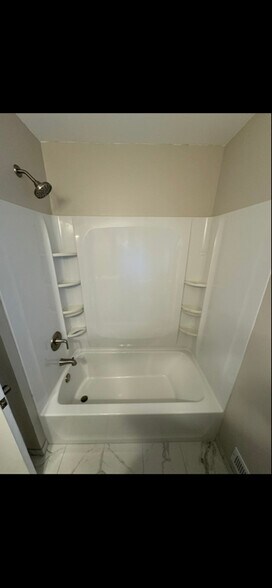 Building Photo - 143 N 63rd St