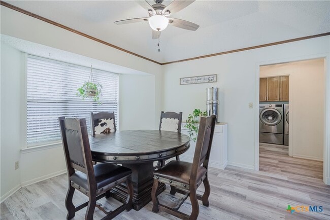 Building Photo - 1012 Pin Oak Dr