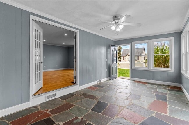 Building Photo - 10 Cooke Pl