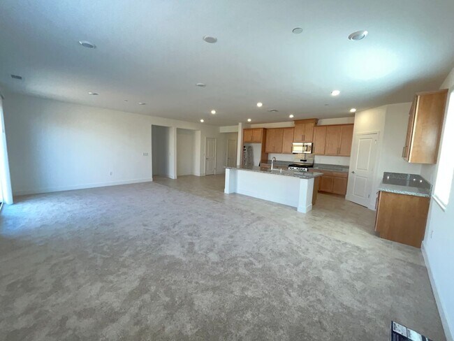 Building Photo - 4 BR, 2.5 Ba, 2262SF, Single Story, Solar ...