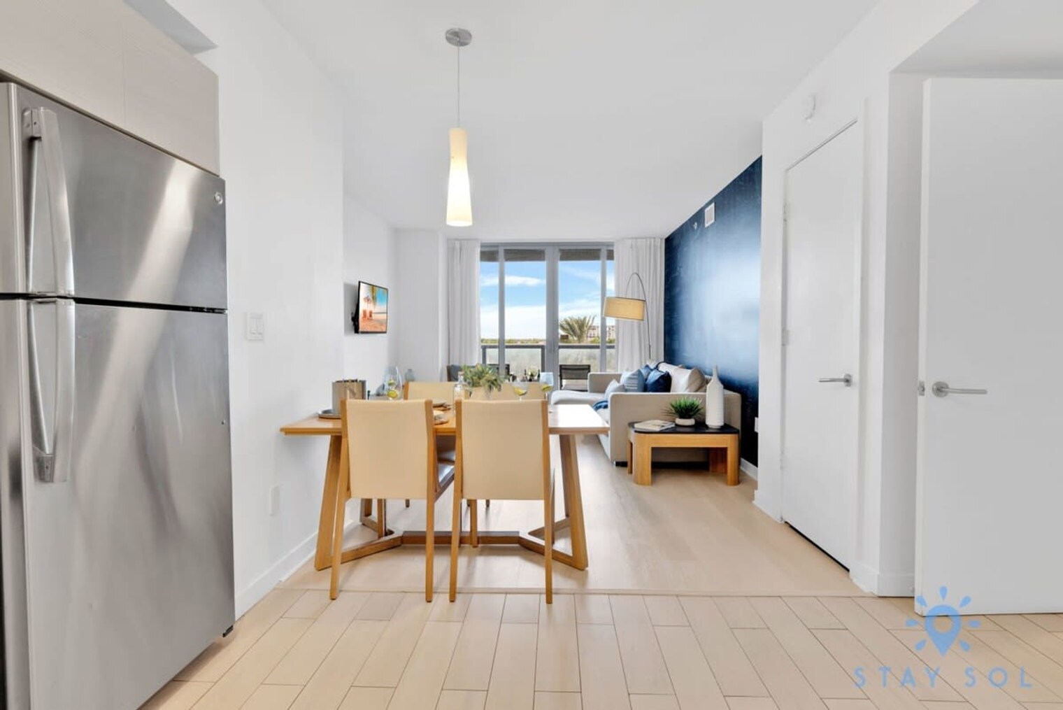 Building Photo - 2602 E Hallandale Beach Blvd