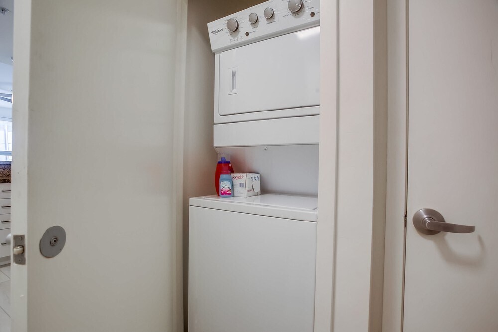 Building Photo - 1150 J St