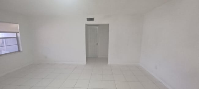 Building Photo - 1810 S 32nd St