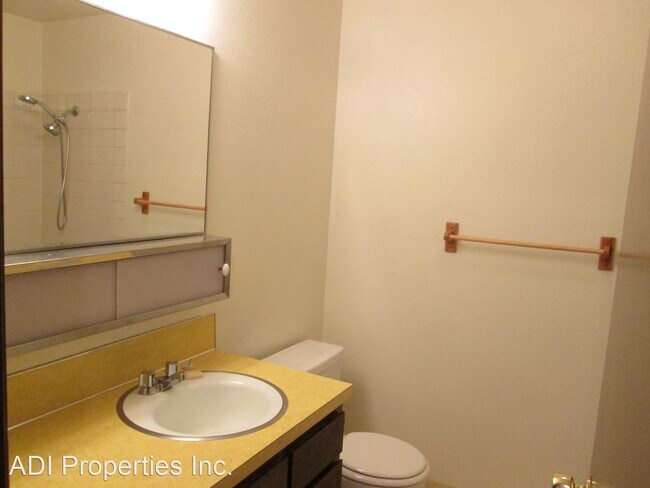 Building Photo - 3 br, 2 bath House - 17640 SW Wright St.