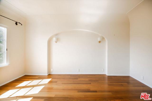 Building Photo - 1302 N Sweetzer Ave