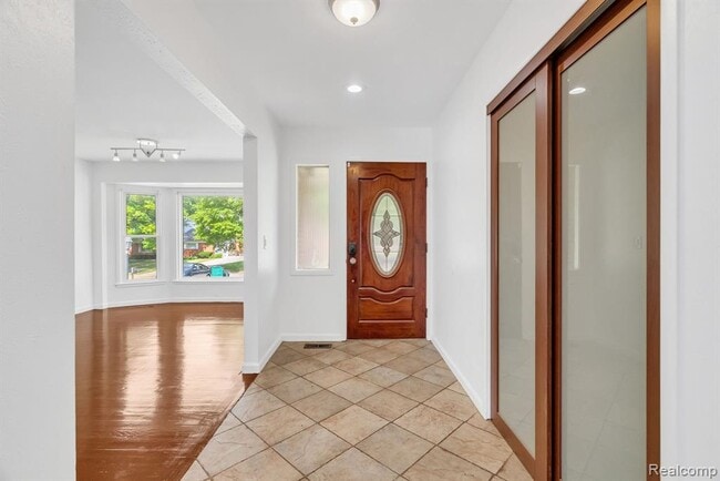 Building Photo - 36939 Heatherton Dr