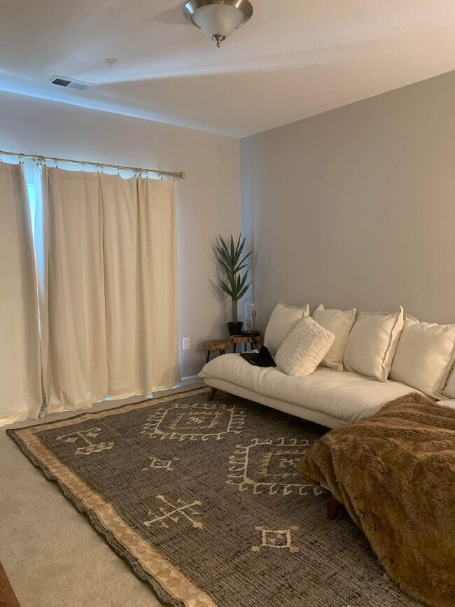 Building Photo - 804 Summer Hawk Dr