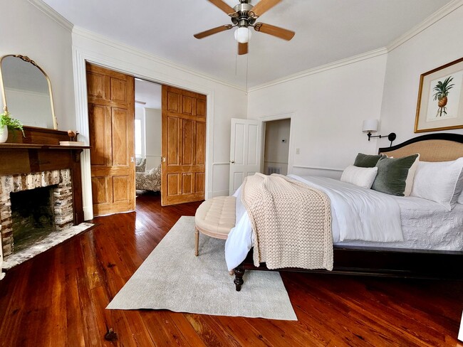 Building Photo - Beautiful, furnished, historic home just s...