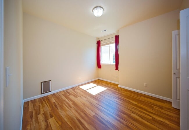 Building Photo - 716 N Vercler Rd
