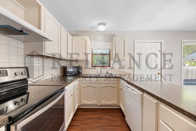Building Photo - 1511 S Edwards St